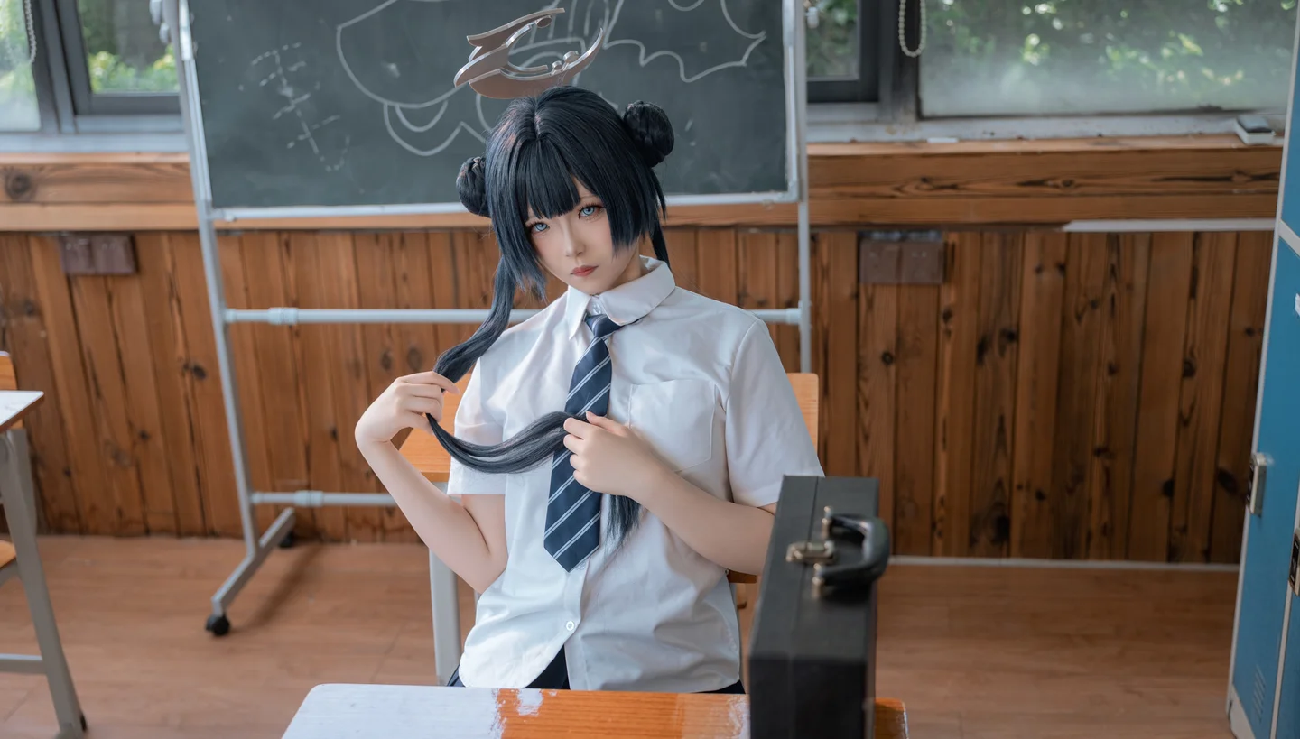 炸虾球耶呜_No_001_蔚蓝档案_妃咲_制服_44P_102MB tg@simisebaisi 【丝足阁】031.webp
